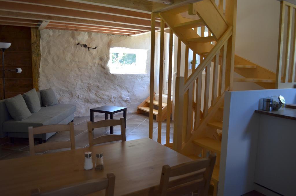 Gites La Ferme Accrochee A La Colline Lagorce  Exterior foto